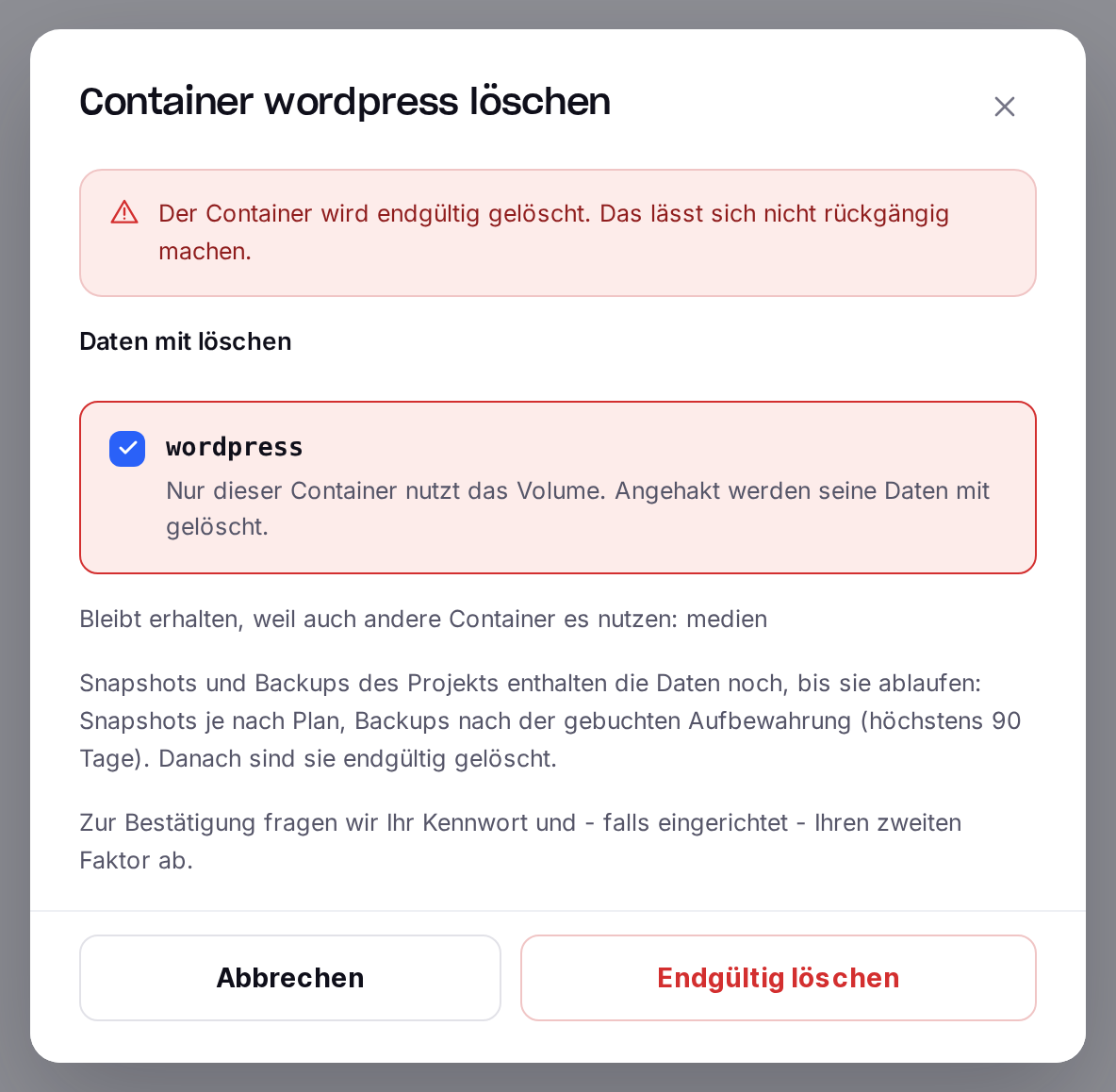 Dialog „Container wordpress löschen" mit dem vorausgewählten Volume wordpress, dem geteilten Volume medien und dem Hinweis auf Snapshots und Backups